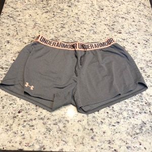 Under Armour Women’s Heat Gear Athletic Shorts, size Medium